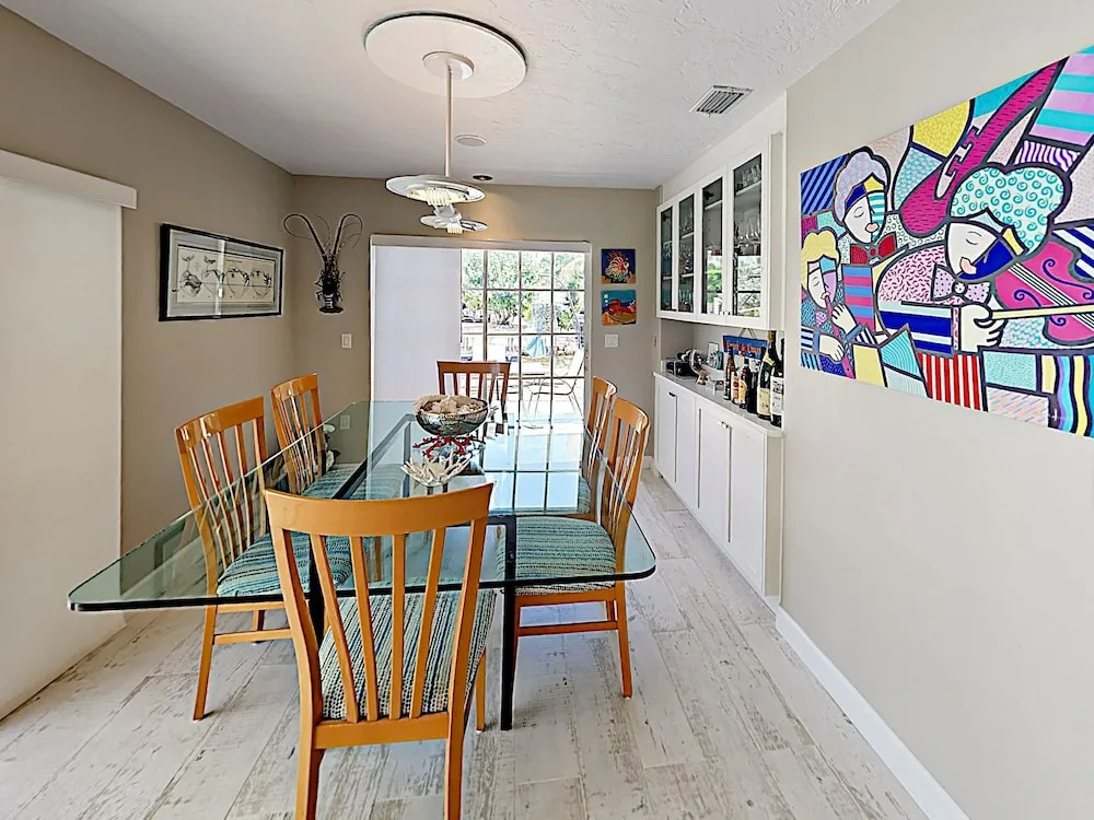 584 Marathon - 3 Br Home