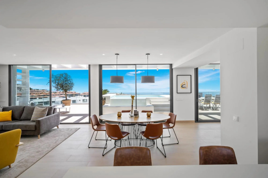 Yara In Fuengirola With 3 Bedrooms And 2 Bathrooms