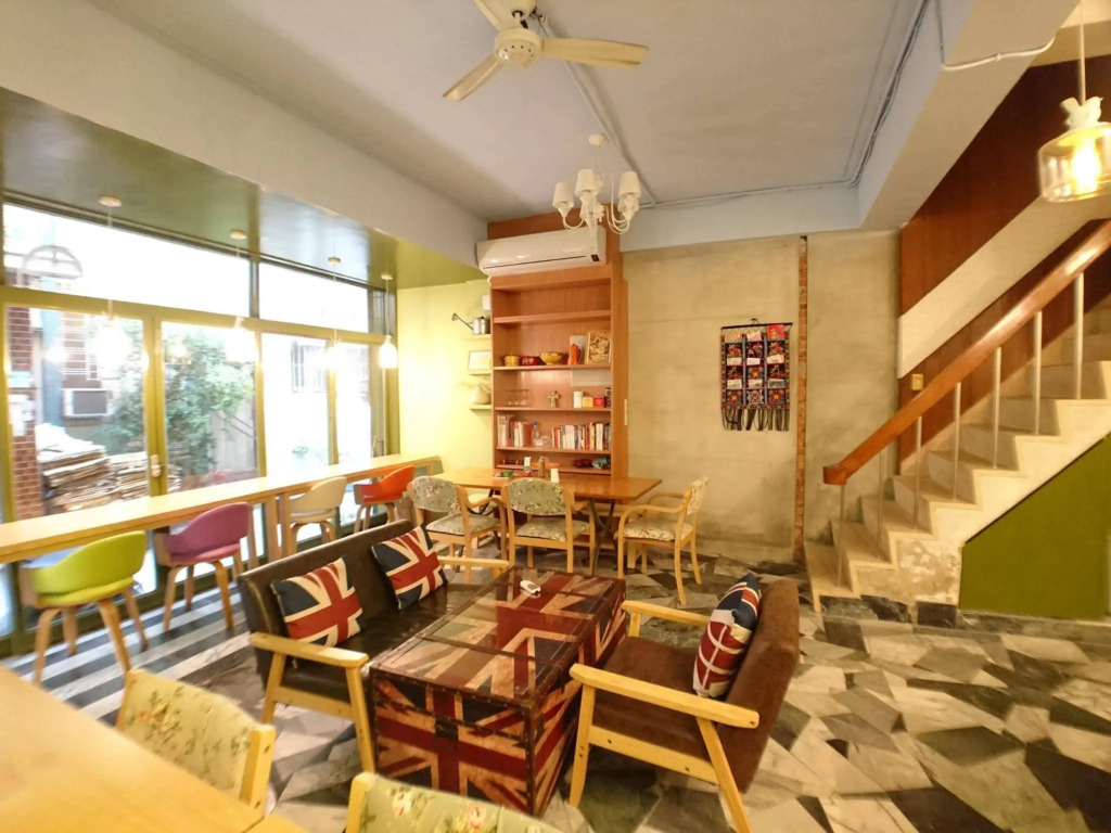 Snail Hostel