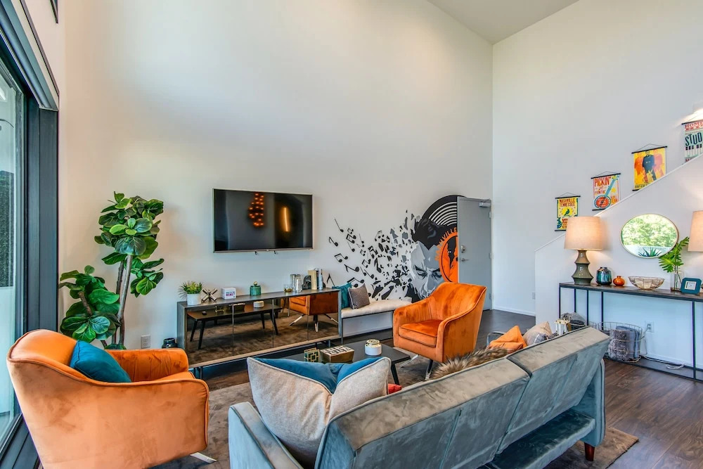 Illume Green Community Penthouse Corner Unit 1 Bedroom Condo