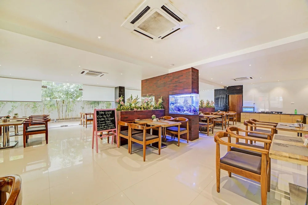 OYO 14745 Veeraj Suites