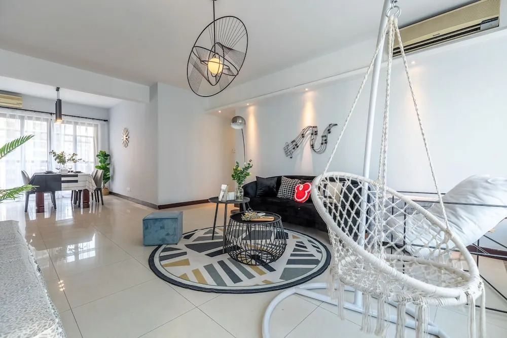 Locals Boutique Apartment Huafa Plaza 35