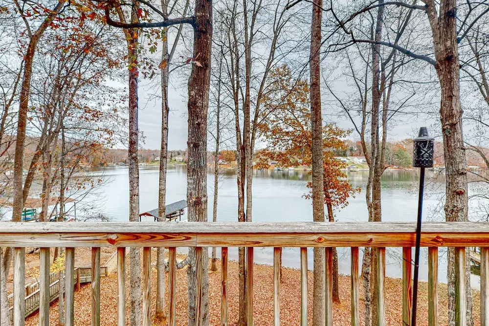 A Kerr Home - Waterfront Home With Private Dock, Lake Views, Kayaks, Paddleboat, & Pool Table