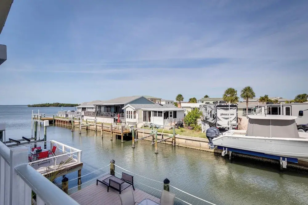 Nettles Island, Jensen Beach Home w/ Patio & Grill