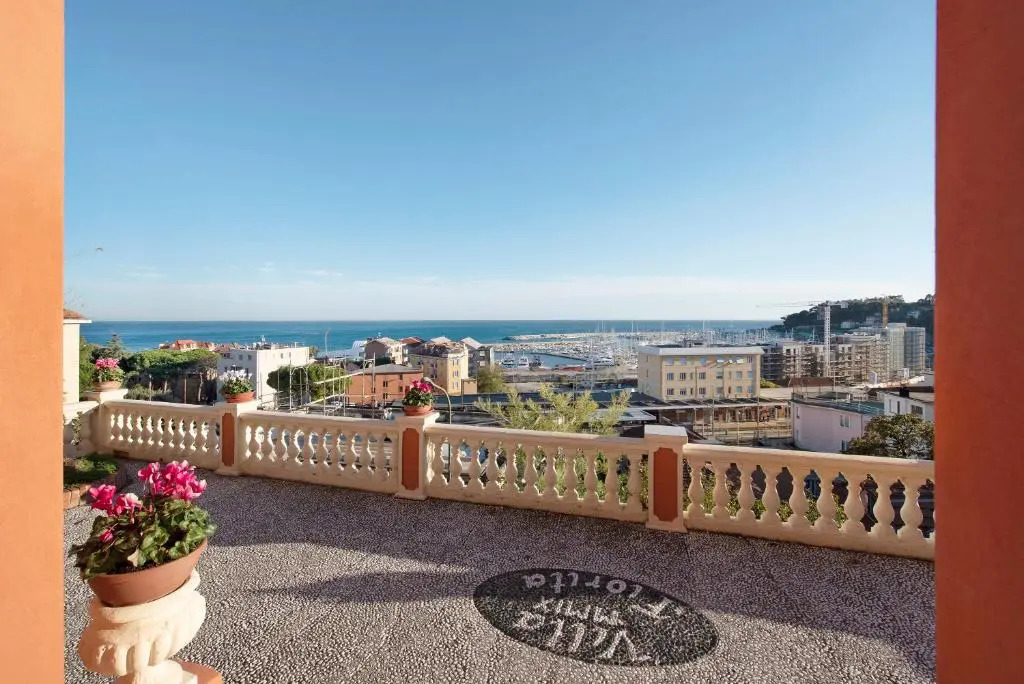 Trilocale in villa vista mare Apt 3