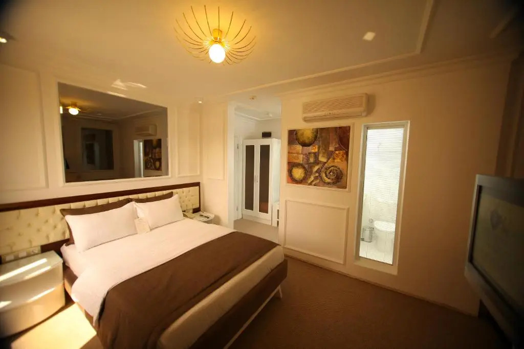 North Point Hotel