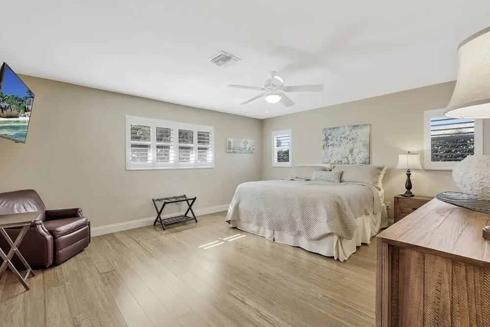 Nassau Home #63930 4 Bedrooms 3 Bathrooms Home