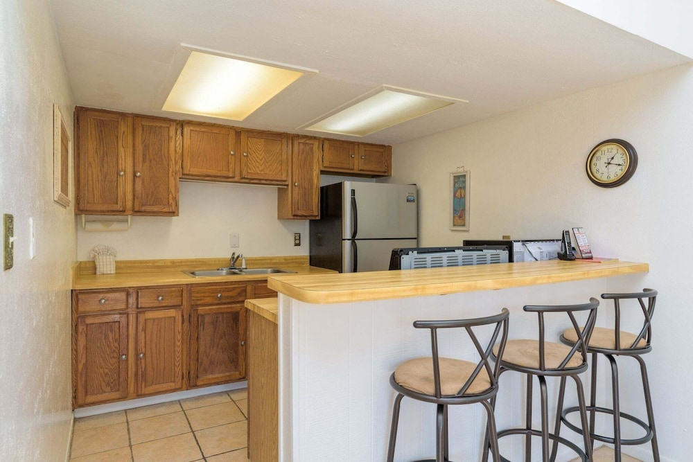 Tiki 260 - Comfortable 1br Condo W/ Ocean Views 1 Bedroom Condo