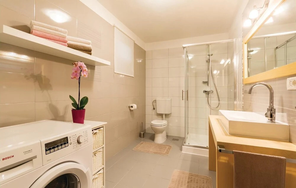 Gorgeous Home In Galizana