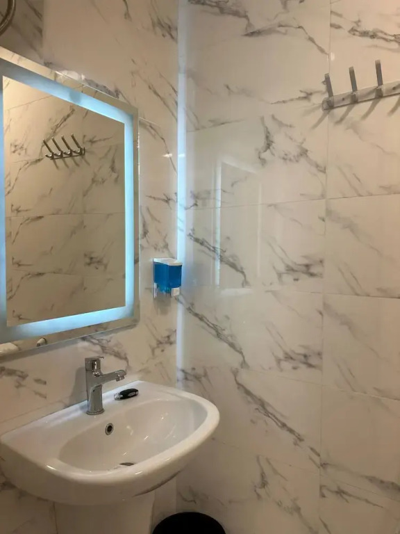 Private 33near Downtown Kh&sh