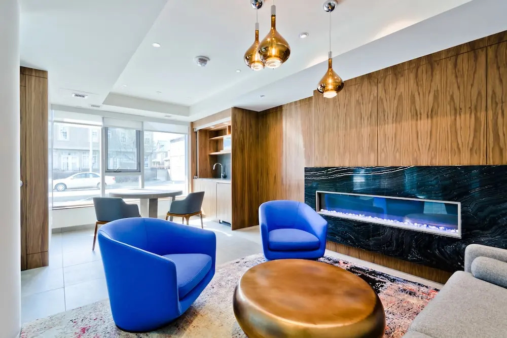 Suite Digs Waterfront