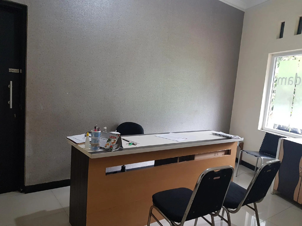 OYO 90188 Rotterdam Kediri Guest House