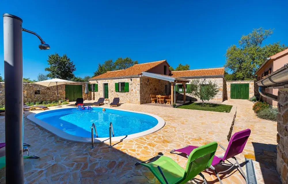 Amazing Home in Benkovac With 4 Bedrooms, Wifi and Outdoor Swimming Pool