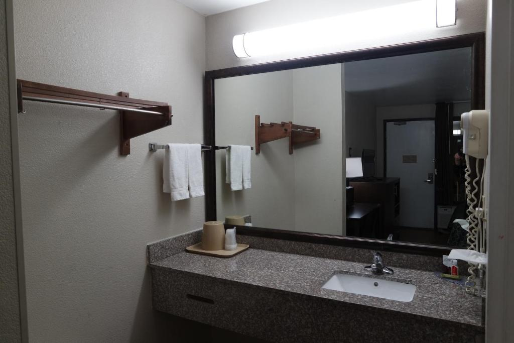 Travelodge by Wyndham North Charleston