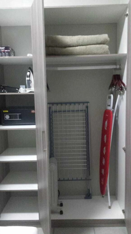 Lovely Rosebank 1-bedroom condo with pool & cinema