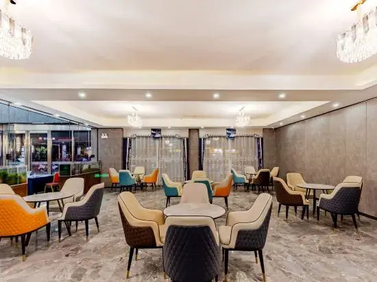 Elong Deluxe International Hotel (Huaibei Suixi)