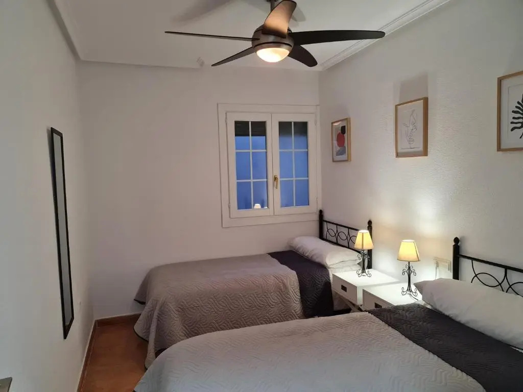 Centrally Located Apartment in the Beautiful Town of Los Alcazares - RDA28LA