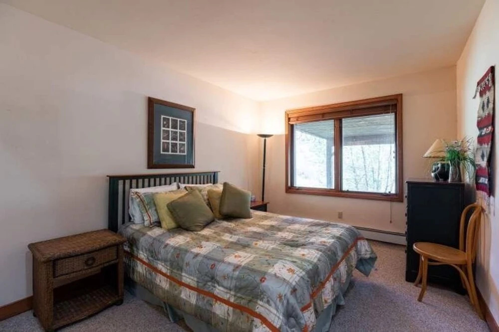 5-Bedroom 4 Bath Home,Sleeps 10, on free Town of Vail Bus Route