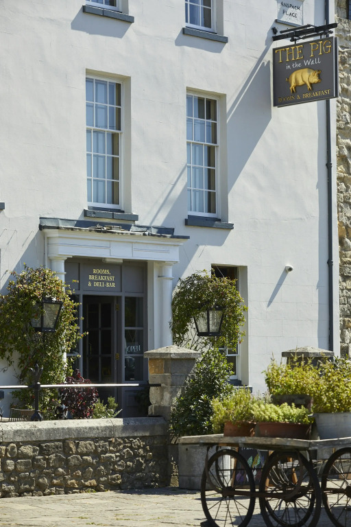 THE PIG in the Wall - Southampton