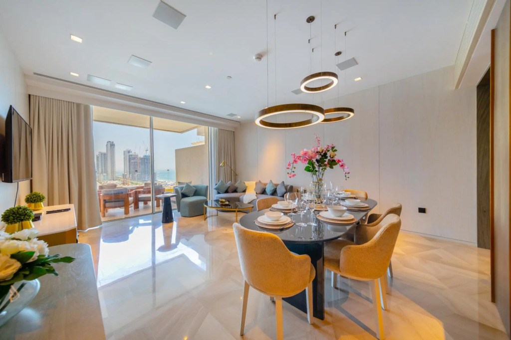 Dxb - Five - 30906 - Pj