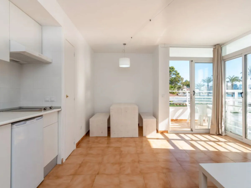 Neighbours Beach 15012