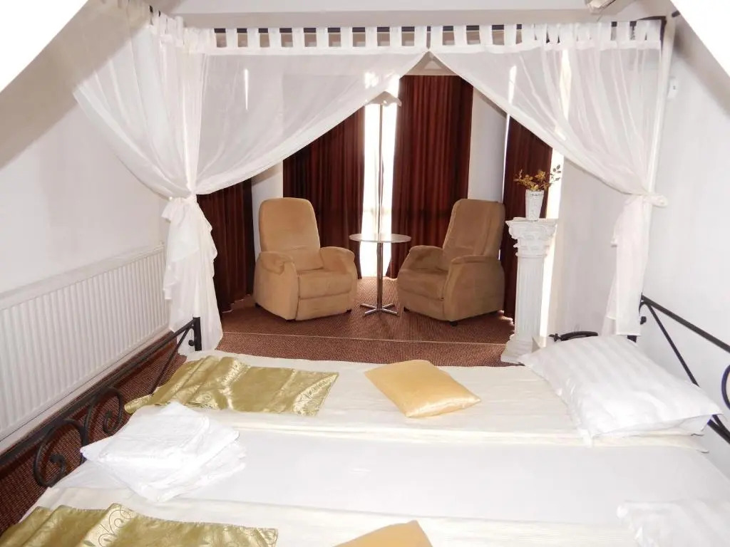 RHC Royal Hotel