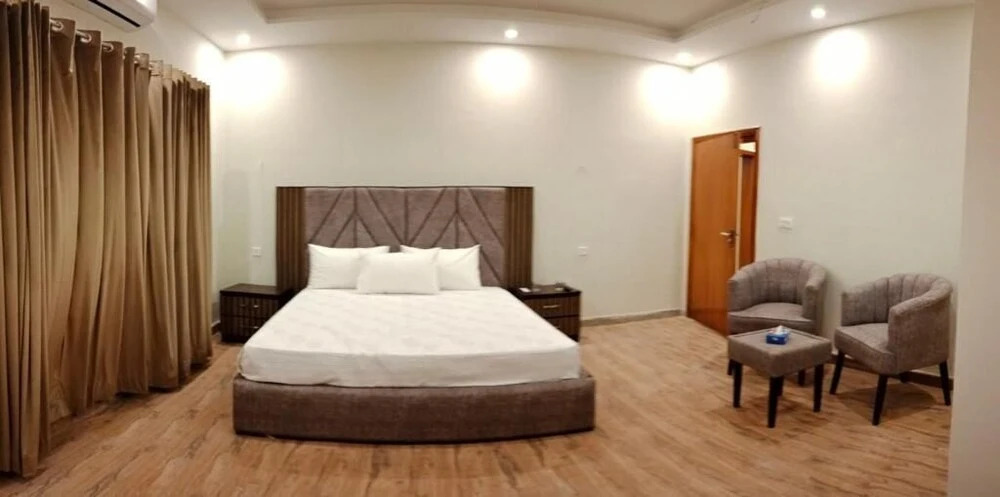 Grand Hayat Guest House