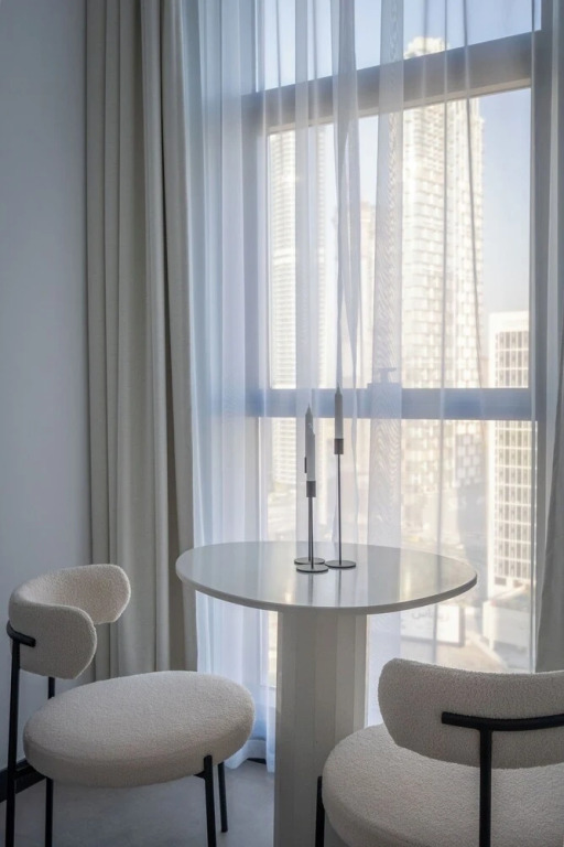 Waves - Comfort and Style in a 21st-Floor Studio With View