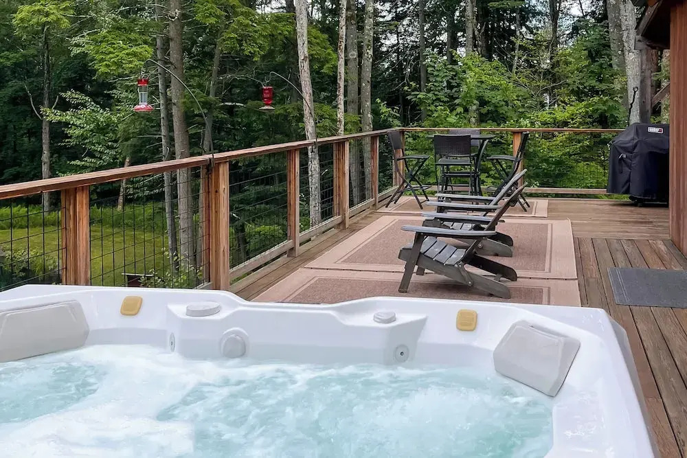 Newly Built Cabin w/ Hot Tub - 16 Mi to Stowe Mtn!