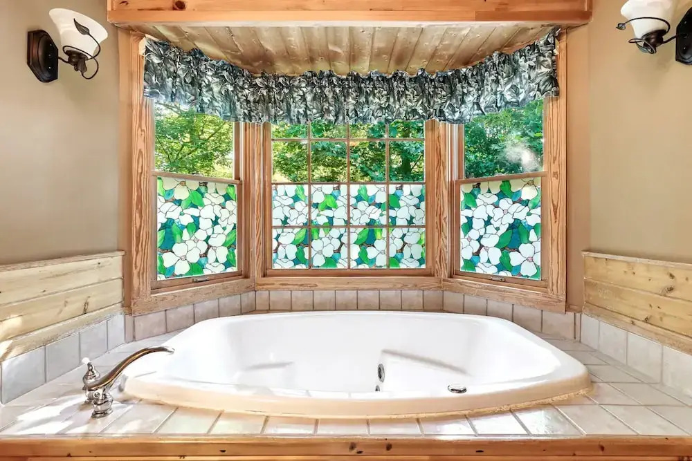 Stunning Mountain Views Hot tub Firepit Arcade