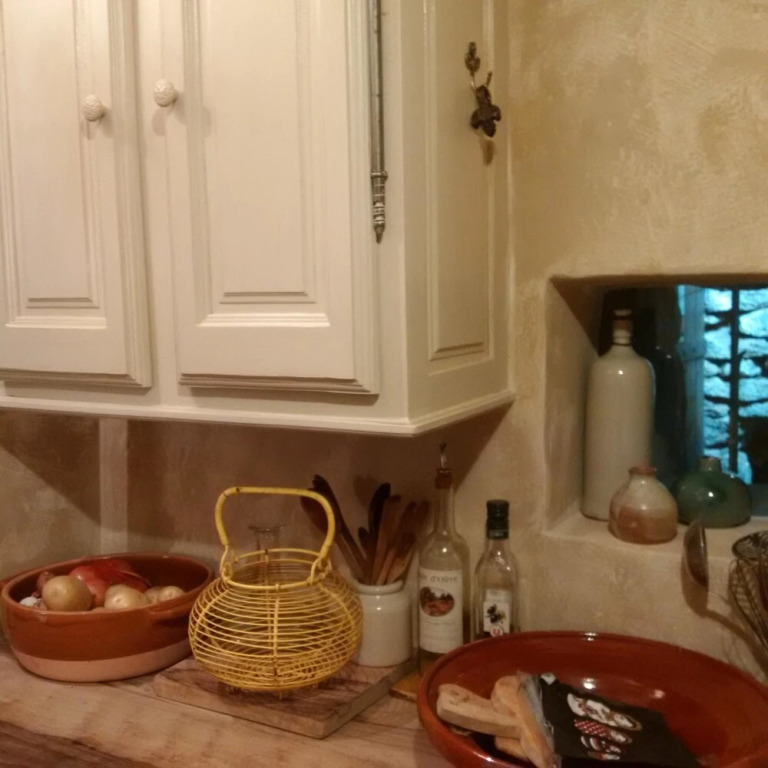 Studio in Bonnieux, With Enclosed Garden