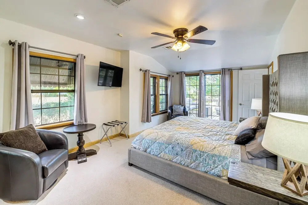 Tulsa Cottage w/ Hot Tub: 4 Mi to Downtown