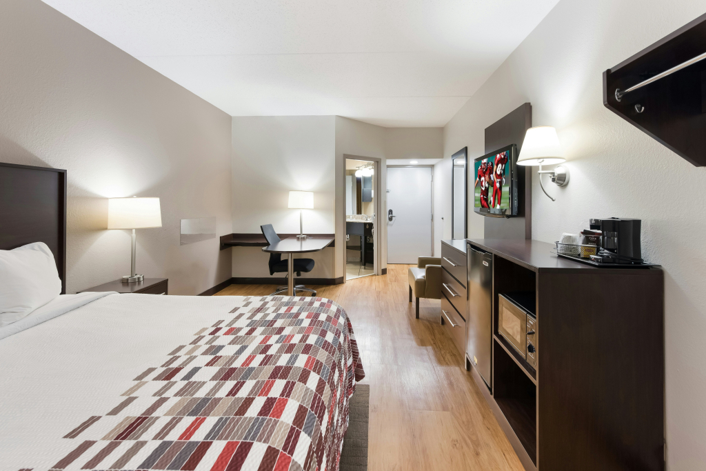 Red Roof Inn & Suites Columbus - West Broad