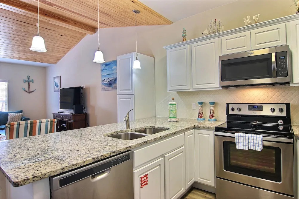 Cajun Shrimp 605 by RedAwning