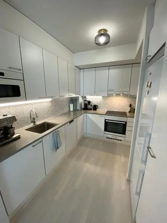 Luxury 1-bedroom apartment with sauna and sea view