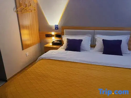 Pingdu Yueya Apartment