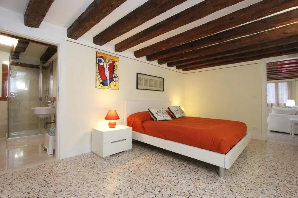 Faville - Rialto Apartments