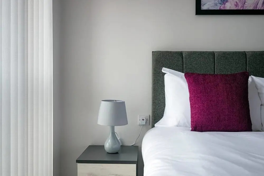 Modern Bright Apartment Near Centre