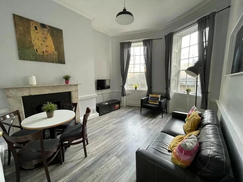 Stunning Temple BAR 2 BED Apartment