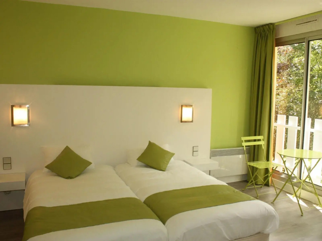 Logis Latitude Ouest Hôtel Restaurant & Spa