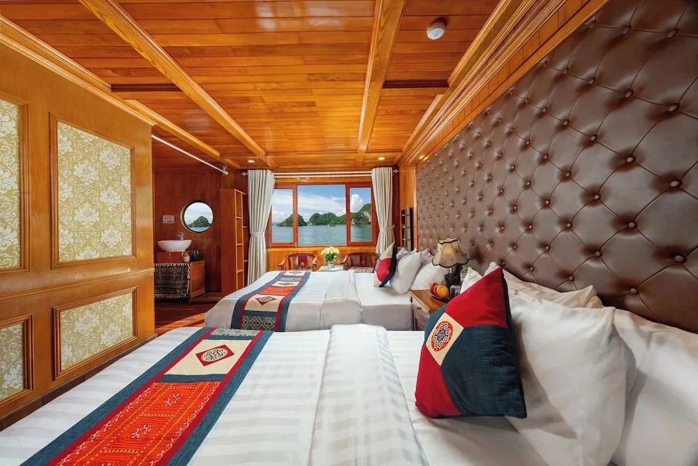 Sunlight Premium Cruise Cat Ba