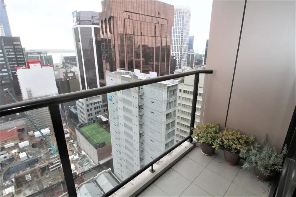 Unbeatable Central Apt next to Queen 22H