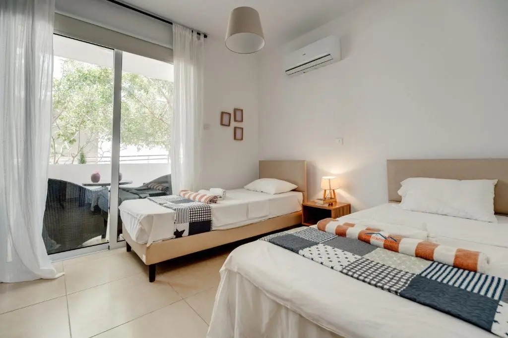 SunnyVillas: 2BR Mythical Apt*Swimming Pool*AK04