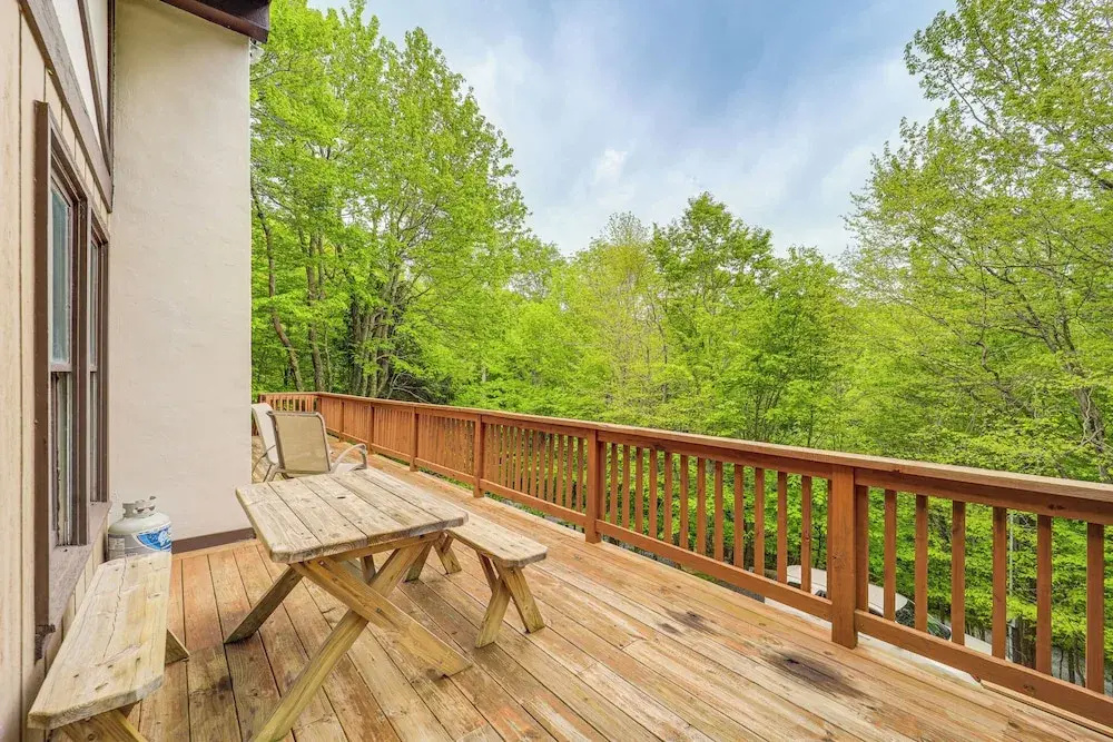 Hike, Ski & Unwind: Woodsy Beech Mountain Retreat