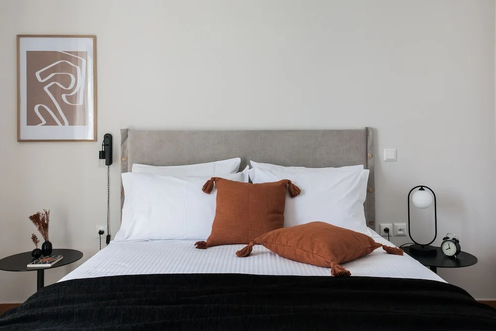 Spacious & Airy 1 Bedroom Apartment near HELEXPO