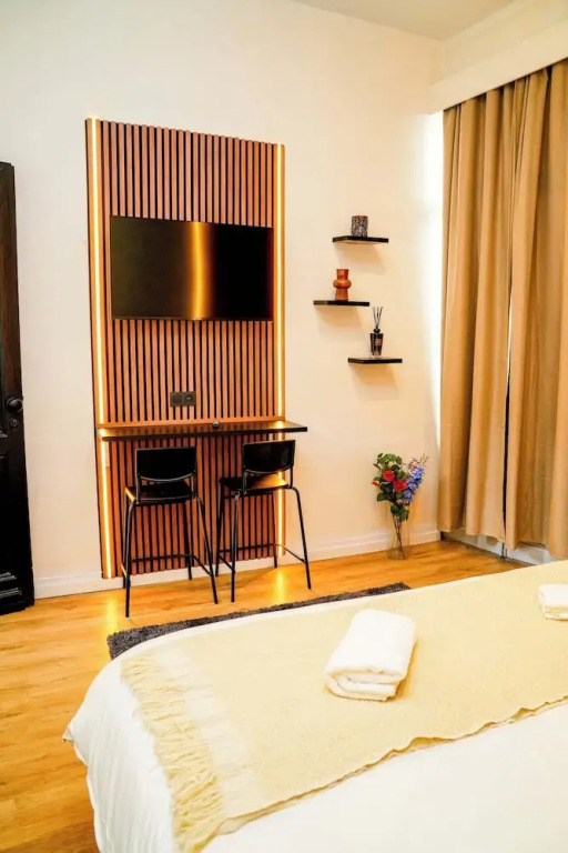 Comfy 5BR Apartment in Heart of Ghent
