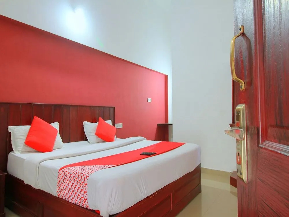 OYO 15479 Vista Suites Kalatty