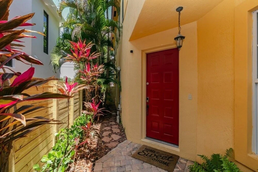 Las Olas Maison De Ville 3 Bedroom Townhouse by Redawning