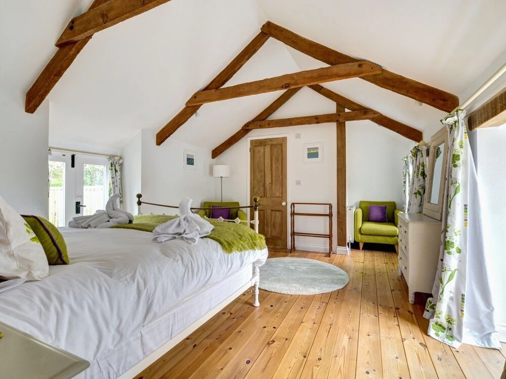 Bright, Spacious Holiday Home in Cornwall With a Garden and a Wood-burning Stove