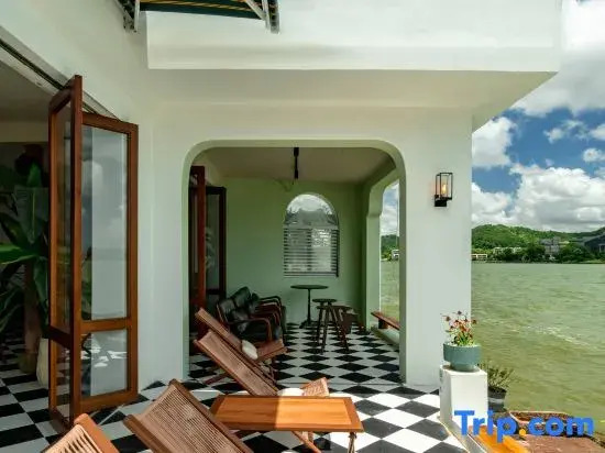 Jiujian Tang Dayu Homestay (Dongqian Lake)